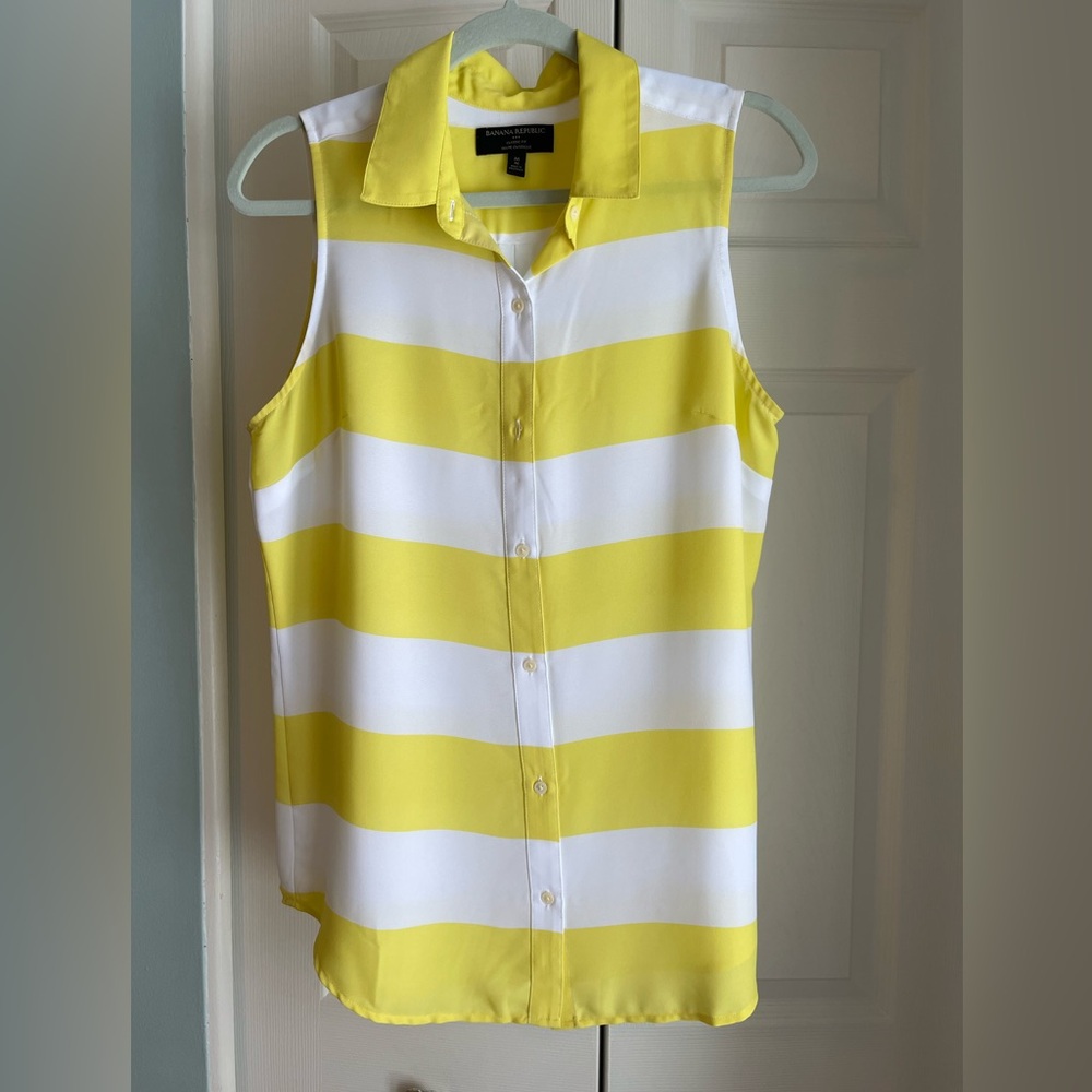 Banana Republic Factory yellow and white striped sleeveless blouse. Size M.